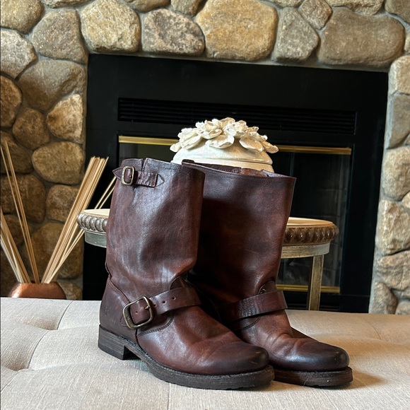 Frye Veronica Short Slouchy Boot (Women) Size 7.5 B 70547...